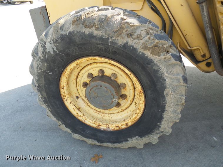 image for item DL0894 1998 Gehl DL8L  telehandler