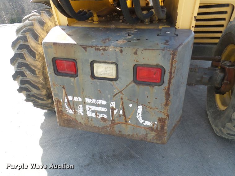 image for item DL0894 1998 Gehl DL8L  telehandler