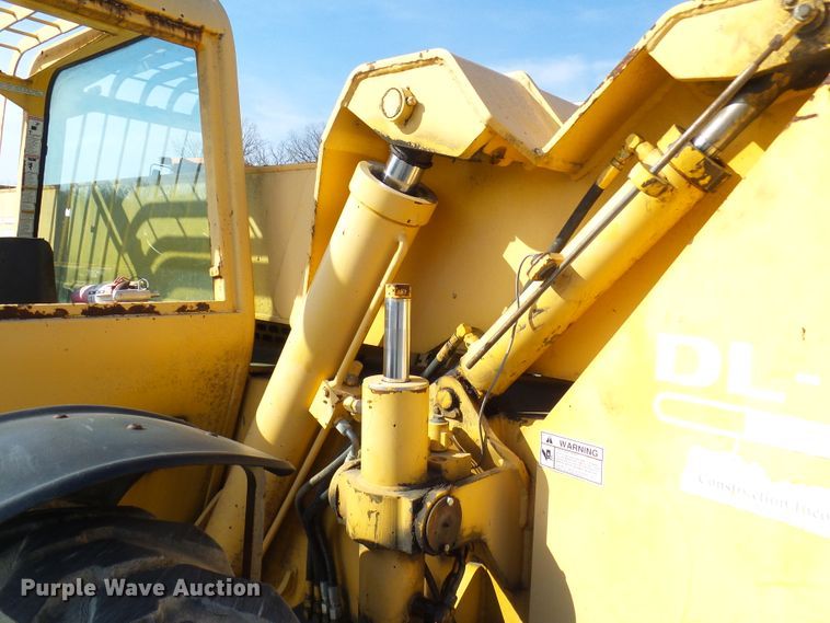 image for item DL0894 1998 Gehl DL8L  telehandler