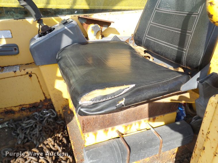 image for item DL0894 1998 Gehl DL8L  telehandler