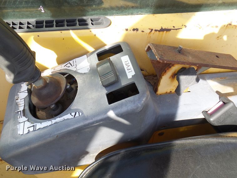 image for item DL0894 1998 Gehl DL8L  telehandler