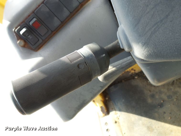 image for item DL0894 1998 Gehl DL8L  telehandler