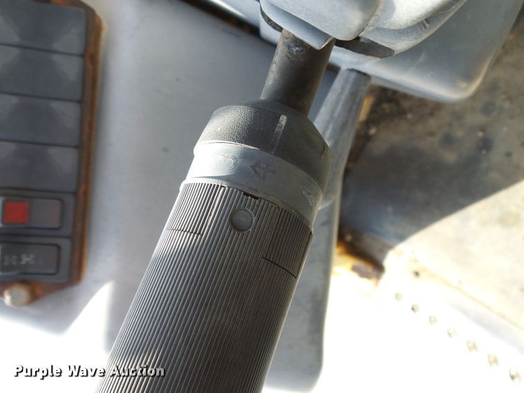 image for item DL0894 1998 Gehl DL8L  telehandler