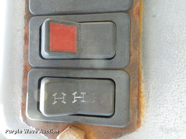 image for item DL0894 1998 Gehl DL8L  telehandler