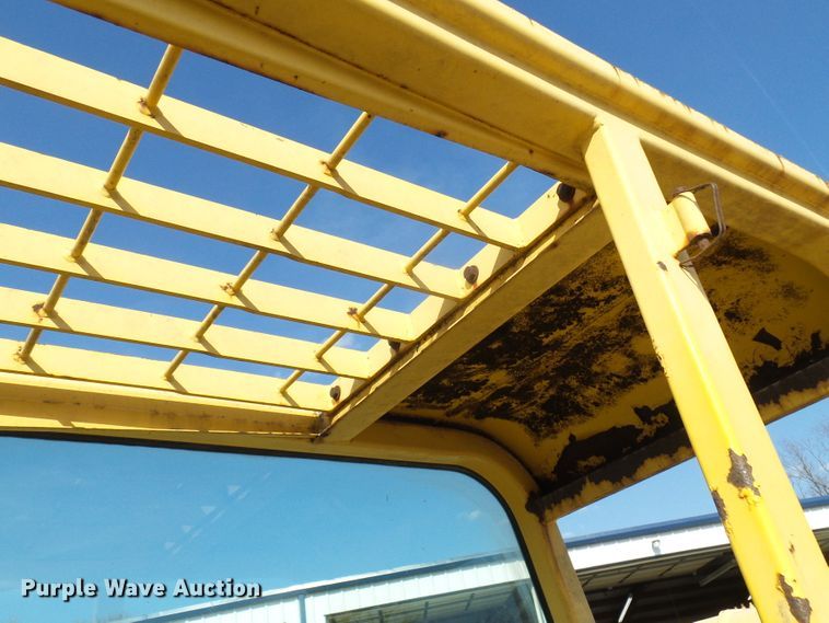 image for item DL0894 1998 Gehl DL8L  telehandler