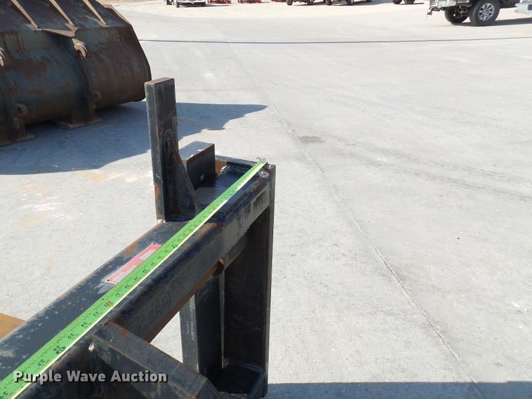 image for item DL0895 Arrow 7372250-6-72-049 forks