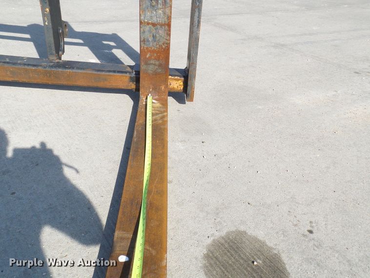 image for item DL0895 Arrow 7372250-6-72-049 forks