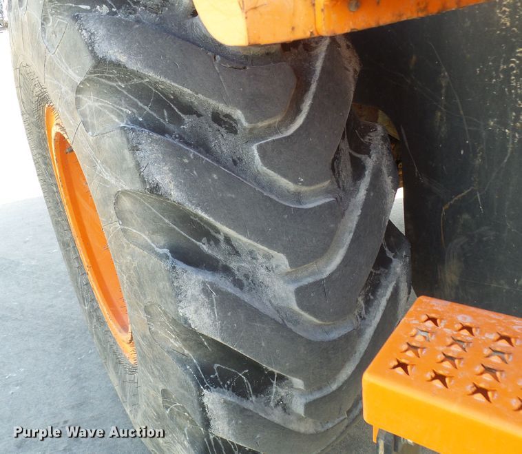 image for item DL0896 2012 Doosan DL200TC  wheel loader