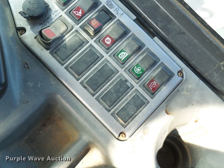 image for item DL0896 2012 Doosan DL200TC  wheel loader