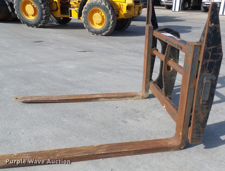 image for item DL0898 70"L forks