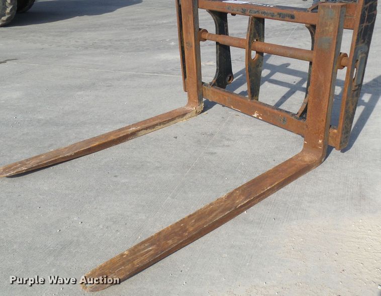 image for item DL0898 70"L forks