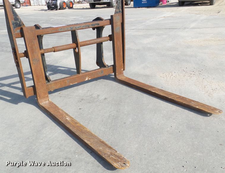 image for item DL0898 70"L forks