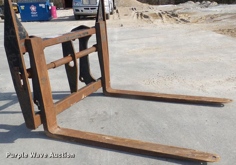 image for item DL0898 70"L forks