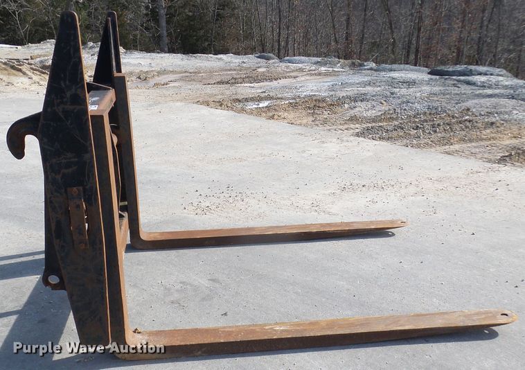 image for item DL0898 70"L forks