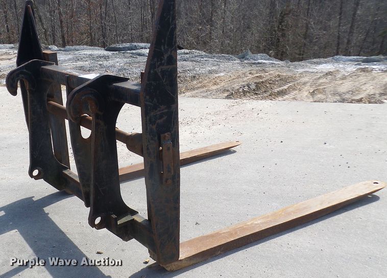 image for item DL0898 70"L forks