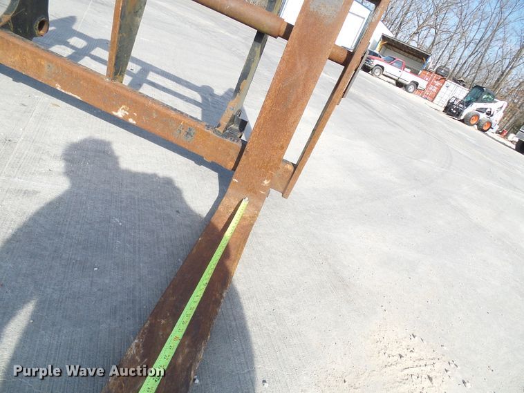 image for item DL0898 70"L forks