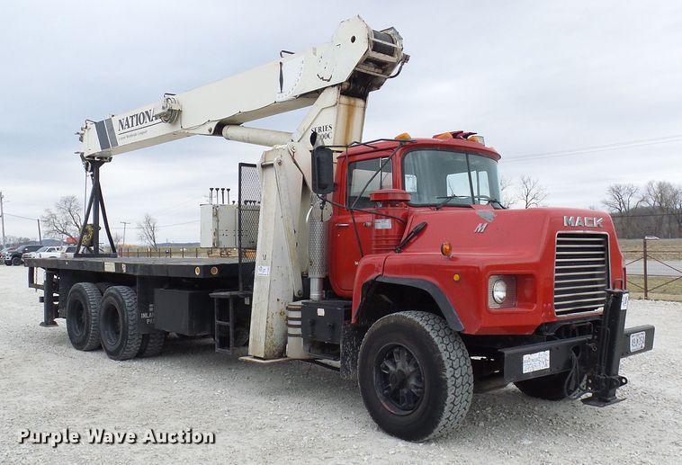image for item DL0900 1992 Mack DM690S  crane truck