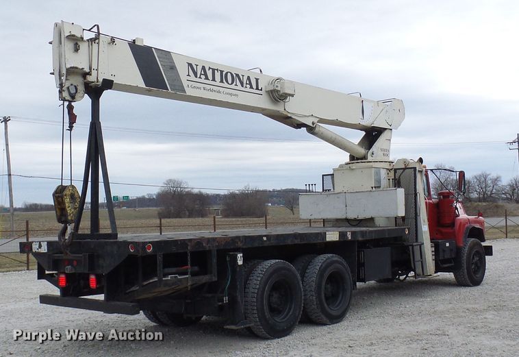 image for item DL0900 1992 Mack DM690S  crane truck