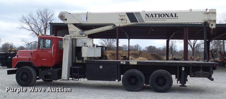 image for item DL0900 1992 Mack DM690S  crane truck