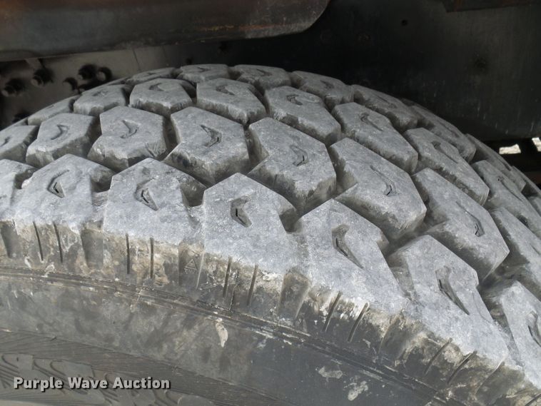 image for item DL0900 1992 Mack DM690S  crane truck