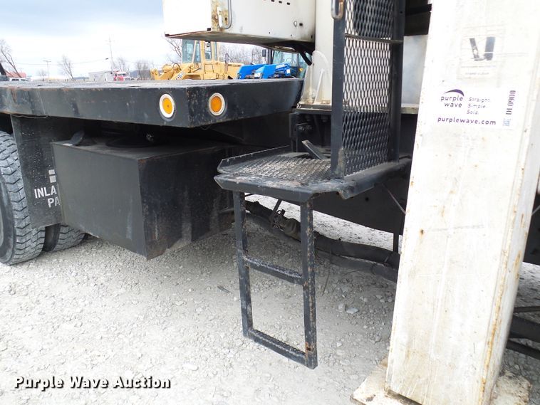 image for item DL0900 1992 Mack DM690S  crane truck