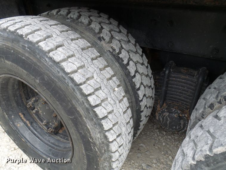 image for item DL0900 1992 Mack DM690S  crane truck