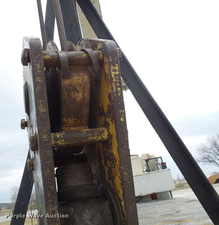 image for item DL0900 1992 Mack DM690S  crane truck