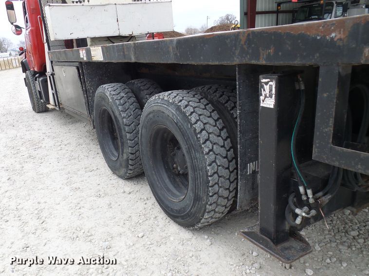 image for item DL0900 1992 Mack DM690S  crane truck