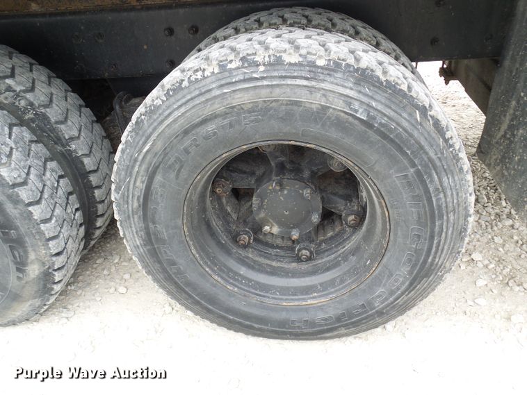 image for item DL0900 1992 Mack DM690S  crane truck