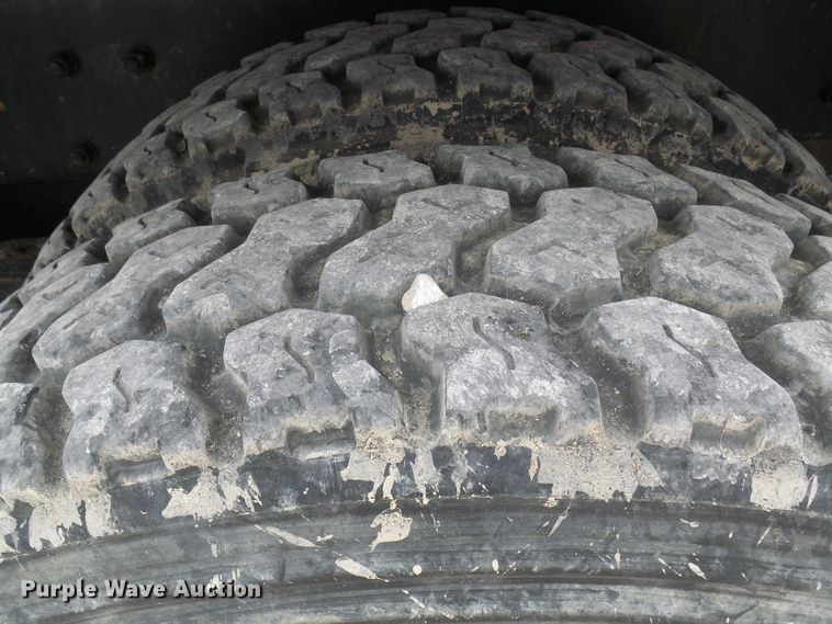 image for item DL0900 1992 Mack DM690S  crane truck