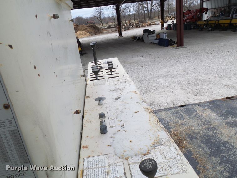 image for item DL0900 1992 Mack DM690S  crane truck