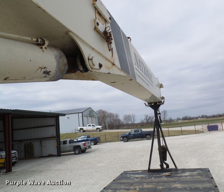 image for item DL0900 1992 Mack DM690S  crane truck