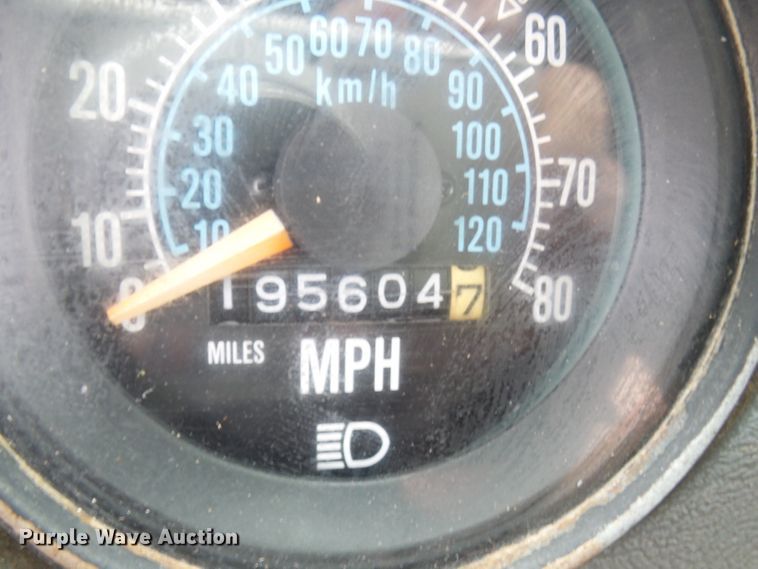 image for item DL0900 1992 Mack DM690S  crane truck