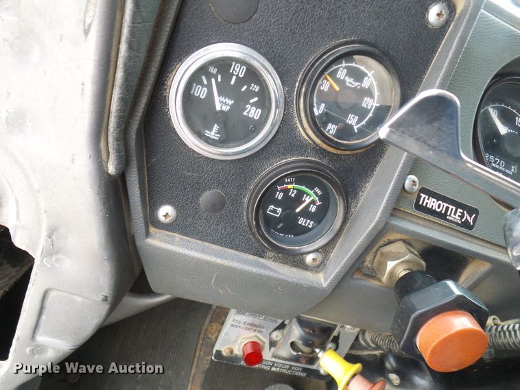 image for item DL0900 1992 Mack DM690S  crane truck