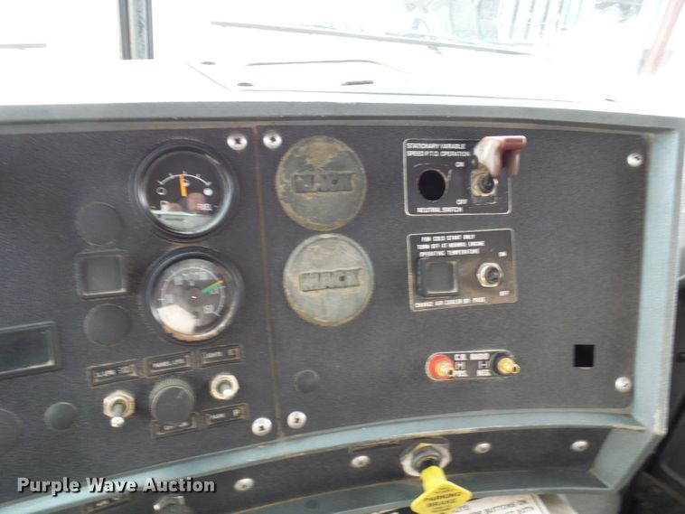 image for item DL0900 1992 Mack DM690S  crane truck