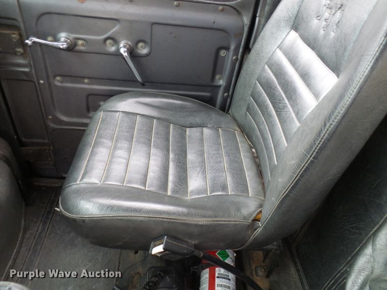 image for item DL0900 1992 Mack DM690S  crane truck