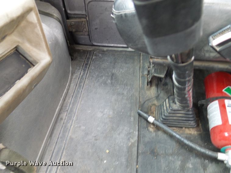 image for item DL0900 1992 Mack DM690S  crane truck