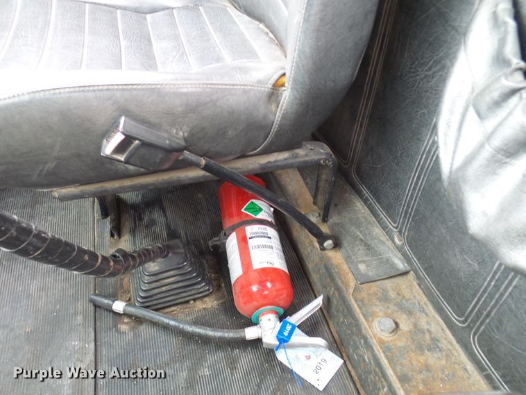 image for item DL0900 1992 Mack DM690S  crane truck