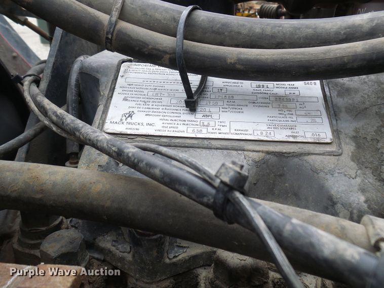 image for item DL0900 1992 Mack DM690S  crane truck