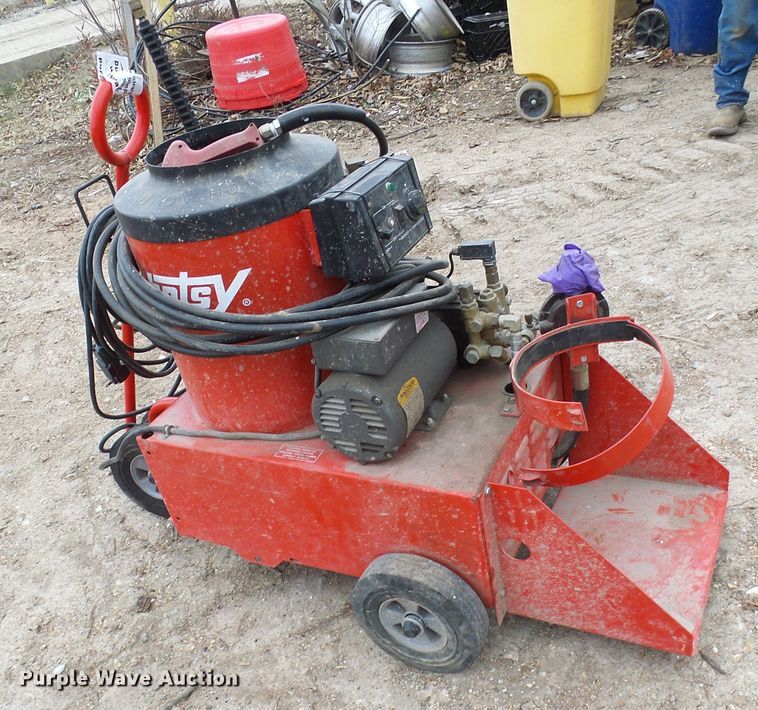 image for item DL0905 Hotsy 558  pressure washer