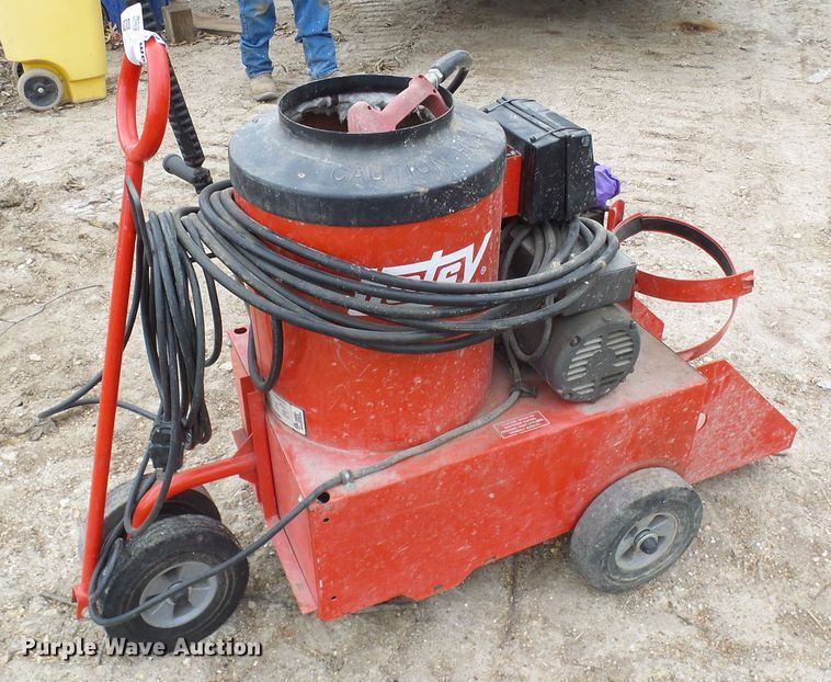 image for item DL0905 Hotsy 558  pressure washer