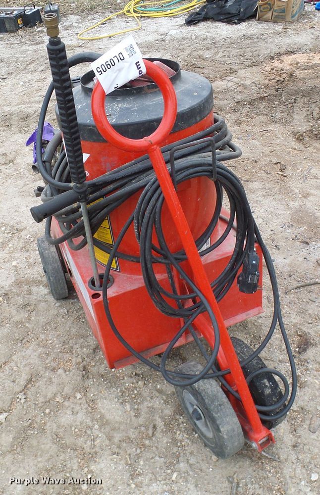 image for item DL0905 Hotsy 558  pressure washer