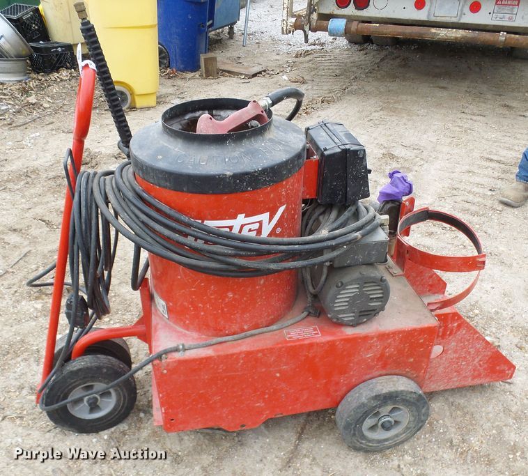 image for item DL0905 Hotsy 558  pressure washer