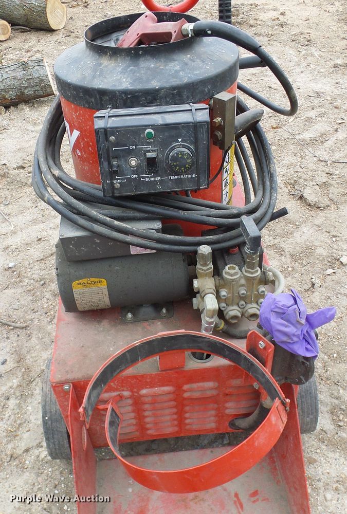 image for item DL0905 Hotsy 558  pressure washer