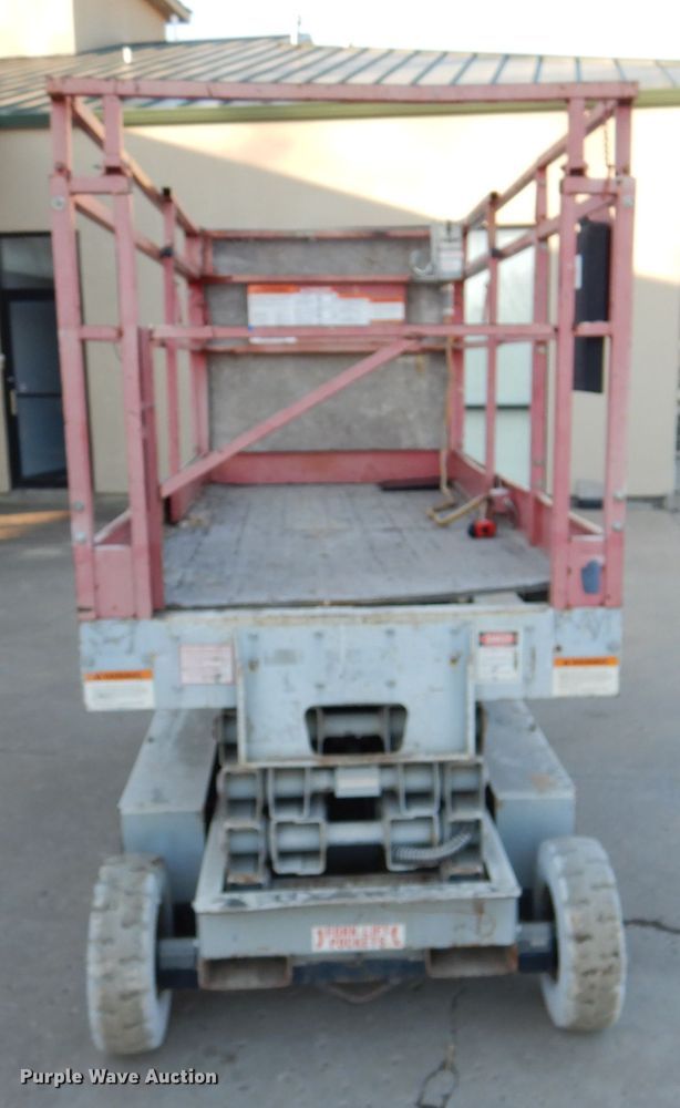 image for item DL2208 1999 Mec 2548HT  scissor lift