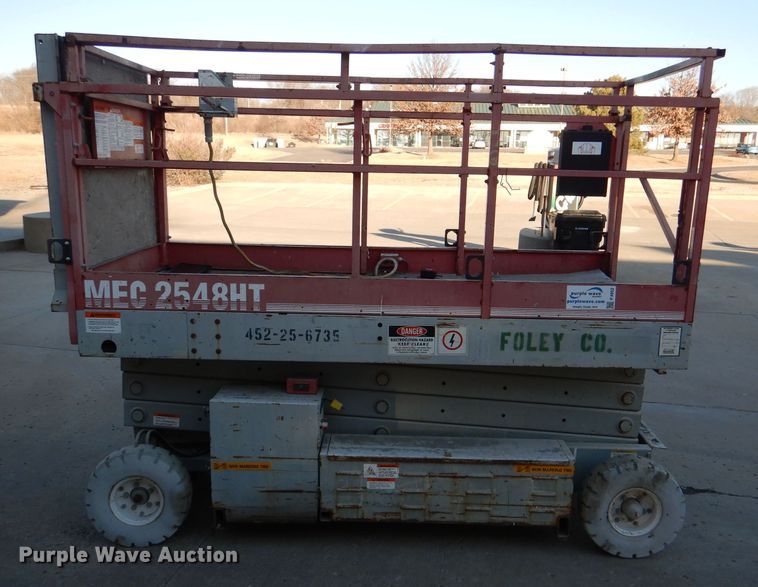 image for item DL2208 1999 Mec 2548HT  scissor lift