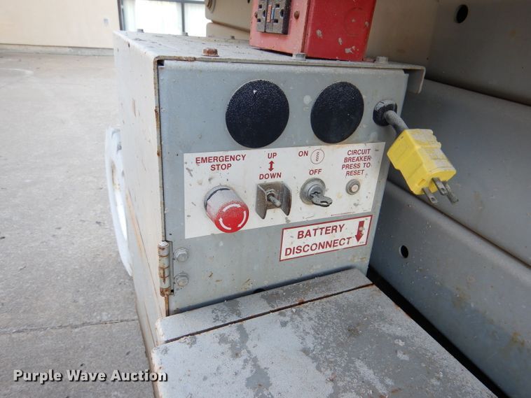 image for item DL2208 1999 Mec 2548HT  scissor lift