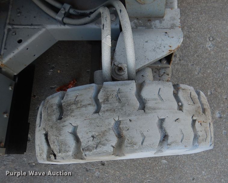 image for item DL2208 1999 Mec 2548HT  scissor lift