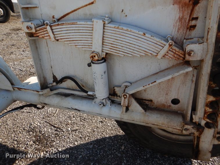 image for item DL4752 1986 Hogg And Davis P120  reel trailer