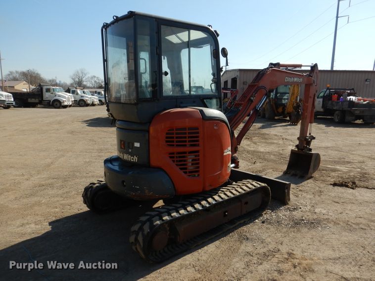 image for item DL4754 2005 Ditch Witch MX352  mini excavator